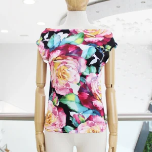 Blusa floral negra