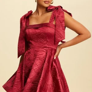 Vestido vino volante