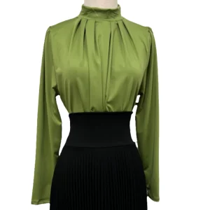 Blusa cuello alto manga larga tela Casino matcha